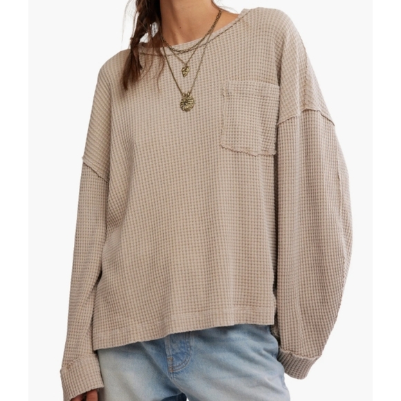 Free People Sweaters - 🦄 Free People Beige Waffle Knit Sweater M Oversized 24" Pit